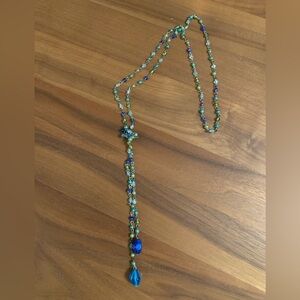 EUC Pretty blue & green beaded lariat style necklace.